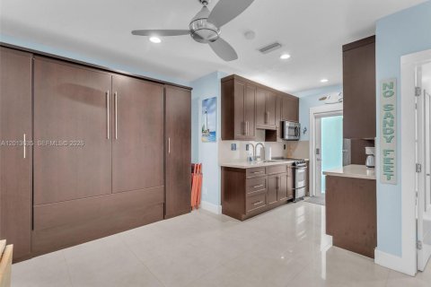 Condo in Hollywood, Florida  № 2075873 - photo 9