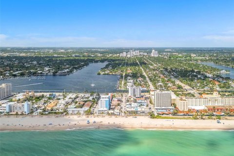 Condo in Hollywood, Florida  № 2075873 - photo 22