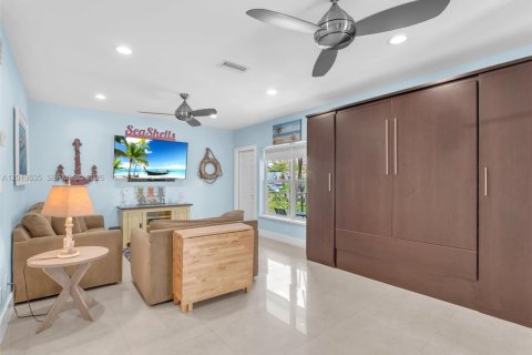 Condo in Hollywood, Florida  № 2075873 - photo 4