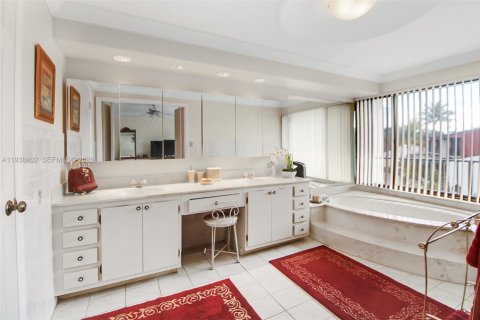 Купить таунхаус в Майами-Лейкс, Флорида 4 спальни, 204.85м2, № 1999025 - фото 30