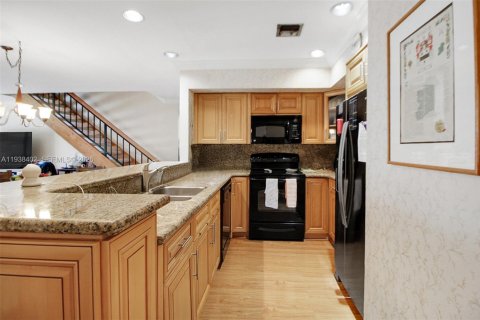 Купить таунхаус в Майами-Лейкс, Флорида 4 спальни, 204.85м2, № 1999025 - фото 16