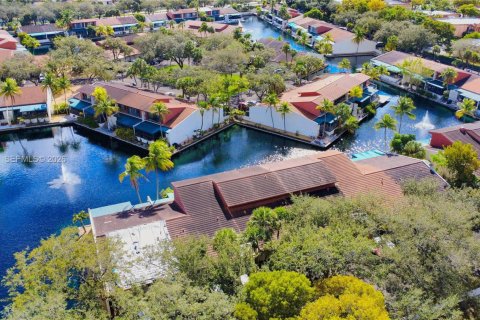 Купить таунхаус в Майами-Лейкс, Флорида 4 спальни, 204.85м2, № 1999025 - фото 2