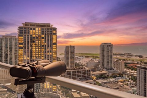 Condo à Saint Petersburg, Floride, 3 chambres  № 2356512