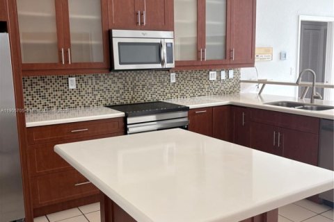 Casa en alquiler en Doral, Florida, 3 dormitorios, 176.98 m2 № 2012482 - foto 9