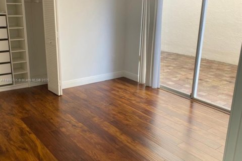 Casa en alquiler en Doral, Florida, 3 dormitorios, 176.98 m2 № 2012482 - foto 29