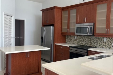 Casa en alquiler en Doral, Florida, 3 dormitorios, 176.98 m2 № 2012482 - foto 8