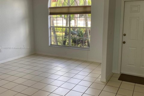 Casa en alquiler en Doral, Florida, 3 dormitorios, 176.98 m2 № 2012482 - foto 5