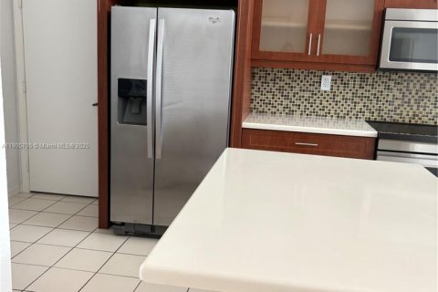 Casa en alquiler en Doral, Florida, 3 dormitorios, 176.98 m2 № 2012482 - foto 10