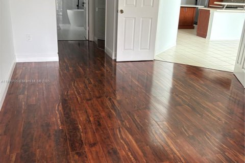 Casa en alquiler en Doral, Florida, 3 dormitorios, 176.98 m2 № 2012482 - foto 18