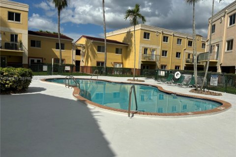 Copropriété à louer à Miami, Floride: 2 chambres, 91.97 m2 № 1998830 - photo 11