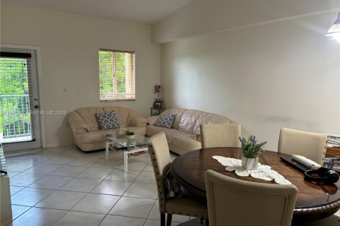 Copropriété à louer à Miami, Floride: 2 chambres, 91.97 m2 № 1998830 - photo 2