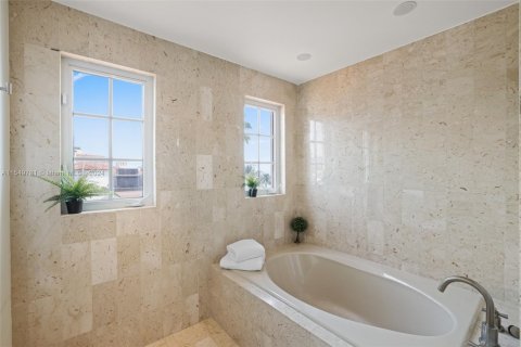 Copropriété à louer à Miami Beach, Floride: 3 chambres, 207.54 m2 № 2042211 - photo 24