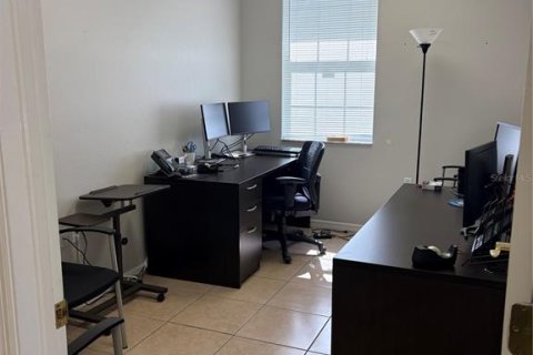 Commercial property in Tampa, Florida 277.78 sq.m. № 2198198 - photo 9