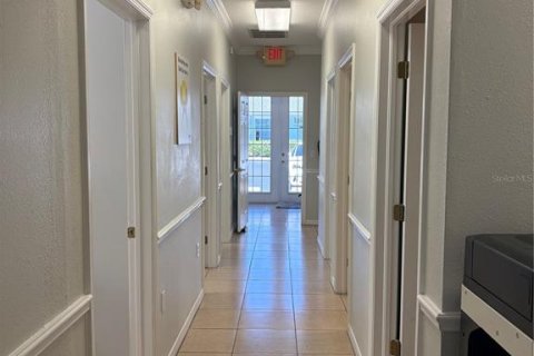 Commercial property in Tampa, Florida 277.78 sq.m. № 2198198 - photo 6