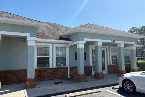 Commercial property in Tampa, Florida 277.78 sq.m. № 2198198