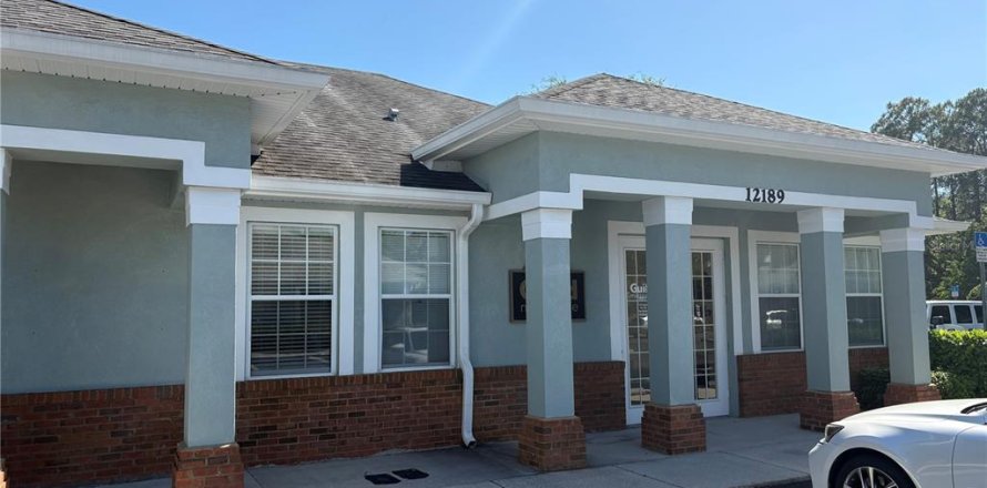 Commercial property in Tampa, Florida 277.78 sq.m. № 2198198