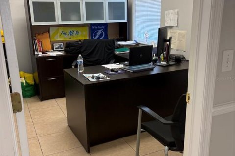 Commercial property in Tampa, Florida 277.78 sq.m. № 2198198 - photo 4