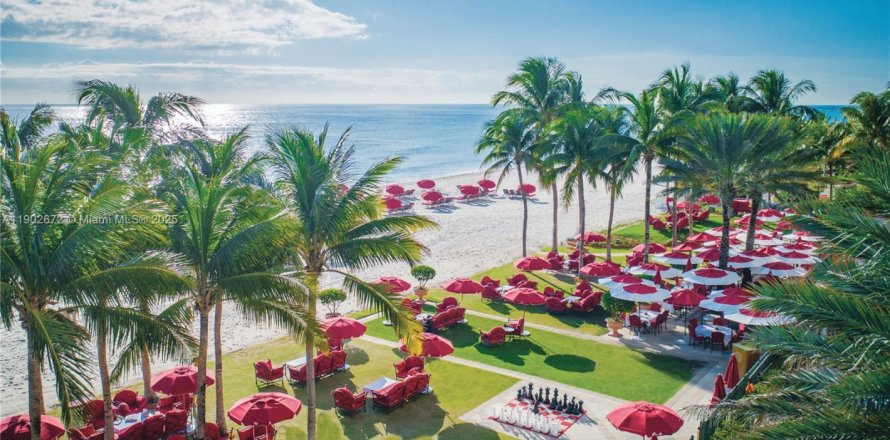 Condominio en Sunny Isles Beach, Florida, 4 dormitorios  № 1954232