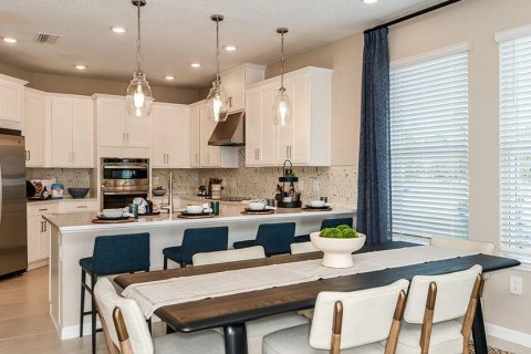 House in Kissimmee, Florida 4 bedrooms, 239.87 sq.m. № 2354384 - photo 8
