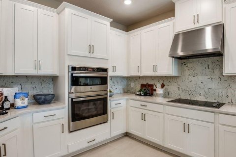 House in Kissimmee, Florida 4 bedrooms, 239.87 sq.m. № 2354384 - photo 6