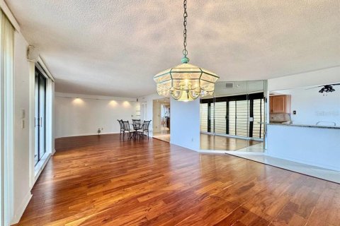 Condo in Saint Petersburg, Florida, 2 bedrooms  № 1842265 - photo 5