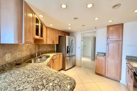 Condo in Saint Petersburg, Florida, 2 bedrooms  № 1842265 - photo 9