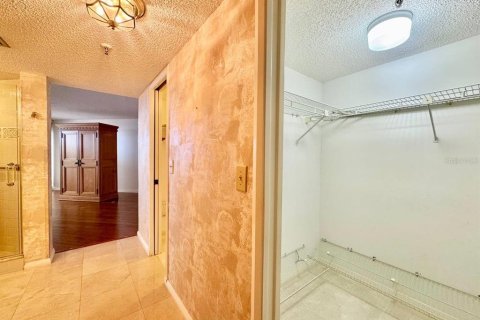Condo in Saint Petersburg, Florida, 2 bedrooms  № 1842265 - photo 22