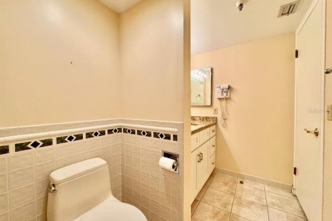 Condo in Saint Petersburg, Florida, 2 bedrooms  № 1842265 - photo 19