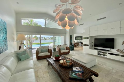 Villa ou maison à Miami Beach, Floride 4 chambres, 258.83 m2 № 2154911
