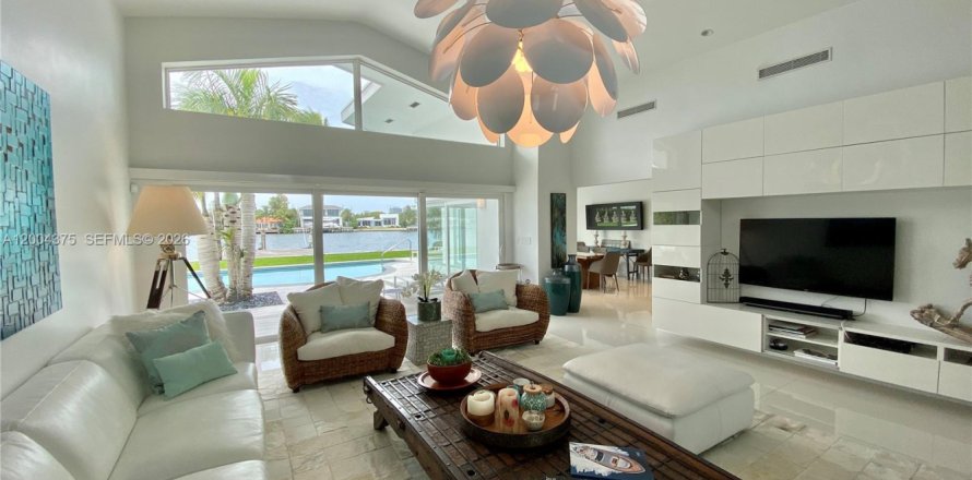 Villa ou maison à Miami Beach, Floride 4 chambres, 258.83 m2 № 2154911