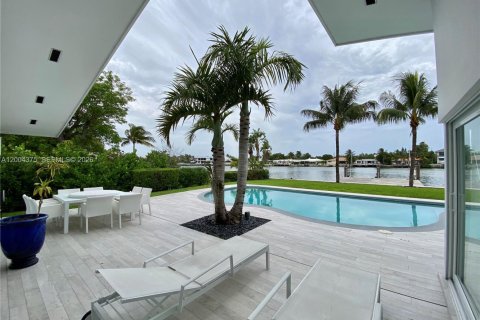 Villa ou maison à louer à Miami Beach, Floride: 4 chambres, 258.83 m2 № 2154911 - photo 4