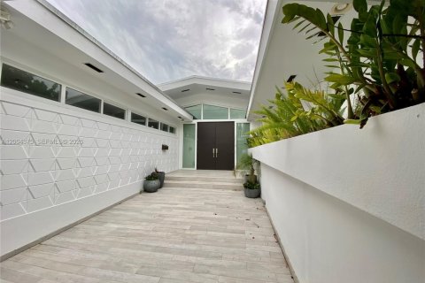 Villa ou maison à louer à Miami Beach, Floride: 4 chambres, 258.83 m2 № 2154911 - photo 27