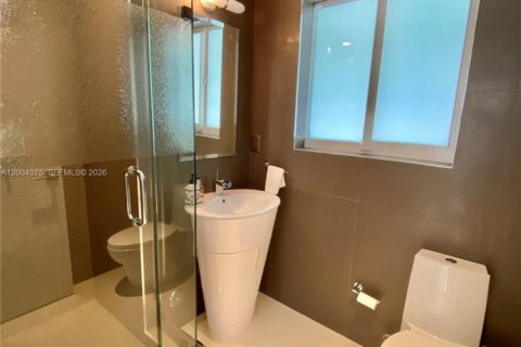 Villa ou maison à louer à Miami Beach, Floride: 4 chambres, 258.83 m2 № 2154911 - photo 24