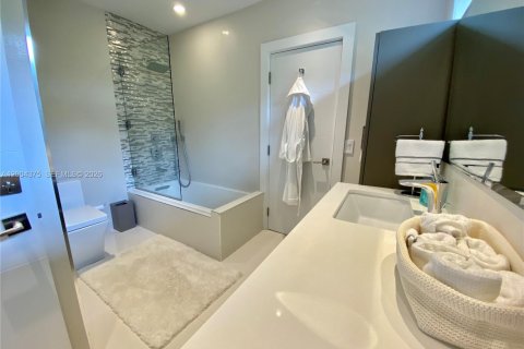 Villa ou maison à louer à Miami Beach, Floride: 4 chambres, 258.83 m2 № 2154911 - photo 20