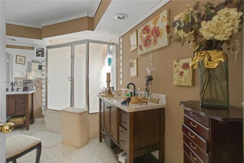 House in Miramar, Florida 4 bedrooms, 207.92 sq.m. № 1868632 - photo 10