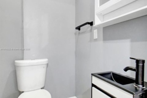 House in Miramar, Florida 3 bedrooms, 78.41 sq.m. № 1772368 - photo 23