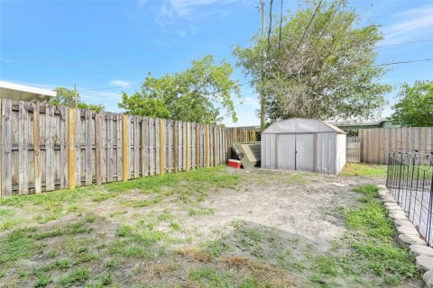 House in Miramar, Florida 3 bedrooms, 78.41 sq.m. № 1772368 - photo 28