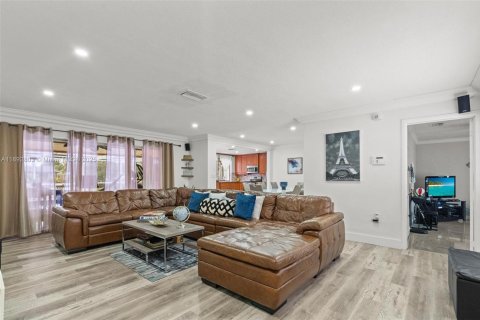 Villa ou maison à vendre à Sunrise, Floride: 3 chambres, 182.09 m2 № 1949048 - photo 4