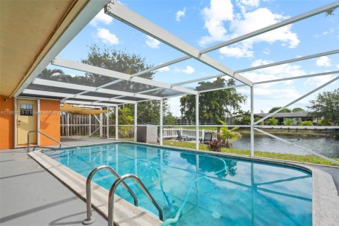 Villa ou maison à vendre à Sunrise, Floride: 3 chambres, 182.09 m2 № 1949048 - photo 1