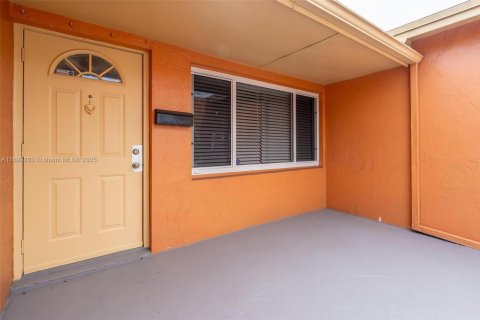 Villa ou maison à vendre à Sunrise, Floride: 3 chambres, 182.09 m2 № 1949048 - photo 25