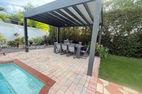 Снять в аренду виллу или дом в Майами, Флорида 3 спальни, 200.85м2, № 2058654 - фото 12