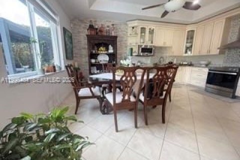 Снять в аренду виллу или дом в Майами, Флорида 3 спальни, 200.85м2, № 2058654 - фото 5