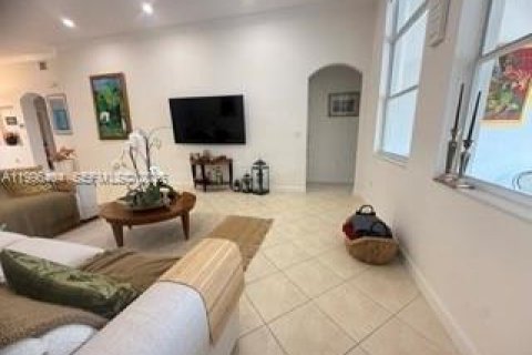 Снять в аренду виллу или дом в Майами, Флорида 3 спальни, 200.85м2, № 2058654 - фото 4