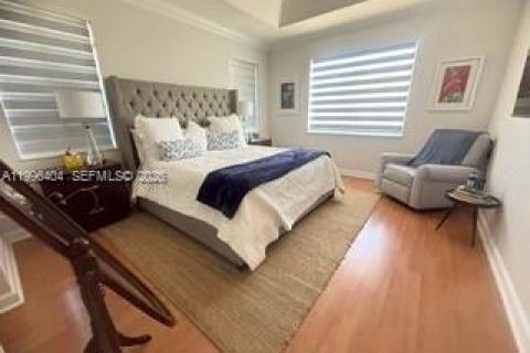 Снять в аренду виллу или дом в Майами, Флорида 3 спальни, 200.85м2, № 2058654 - фото 8