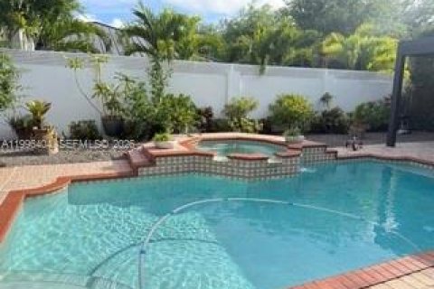 Снять в аренду виллу или дом в Майами, Флорида 3 спальни, 200.85м2, № 2058654 - фото 13
