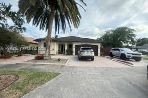 Дом в Майами, Флорида 3 спальни, 200.85м2 № 2058654