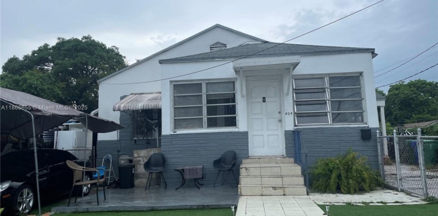 Commercial property in Miami, Florida 152.45 sq.m. № 1979284