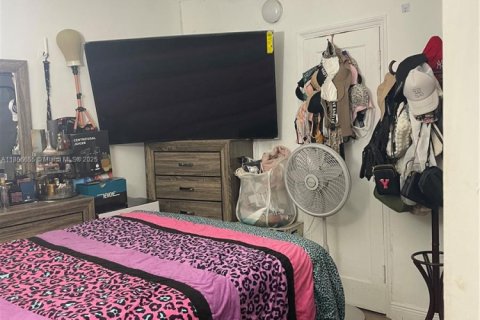 Commercial property in Miami, Florida 152.45 sq.m. № 1979284 - photo 8