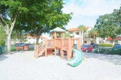 Condominio en venta en Sunrise, Florida, 2 dormitorios, 91.6 m2 № 1881768 - foto 9
