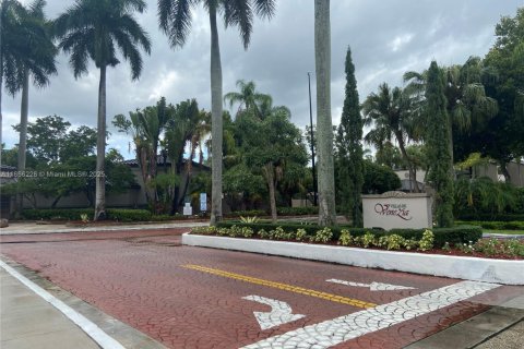 Condominio en venta en Sunrise, Florida, 2 dormitorios, 91.6 m2 № 1881768 - foto 2